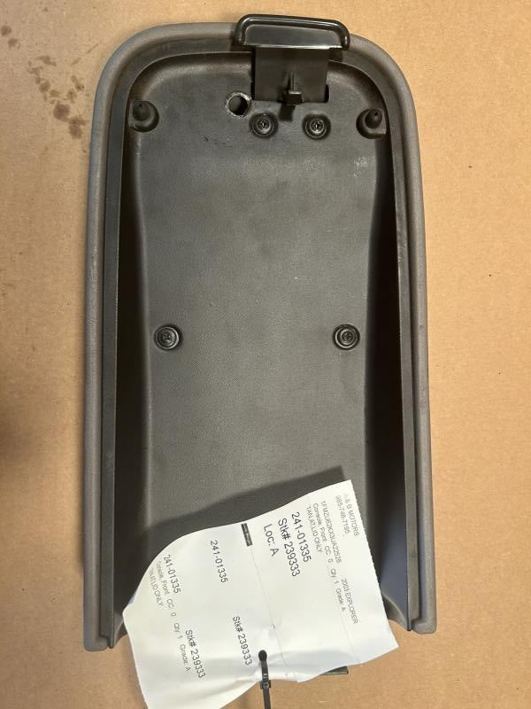 Center Console from a 2003 Ford Explorer, front, photo 2