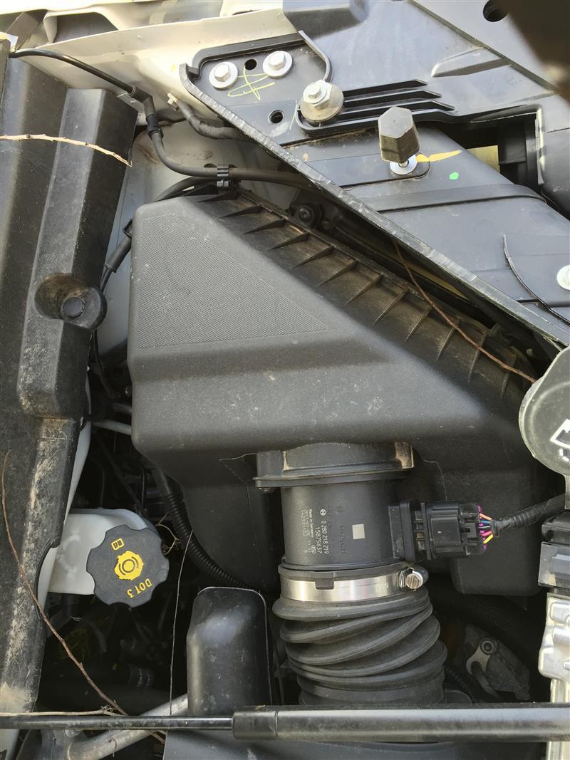 Air Filter Box from a 2011 GMC Acadia, photo 1