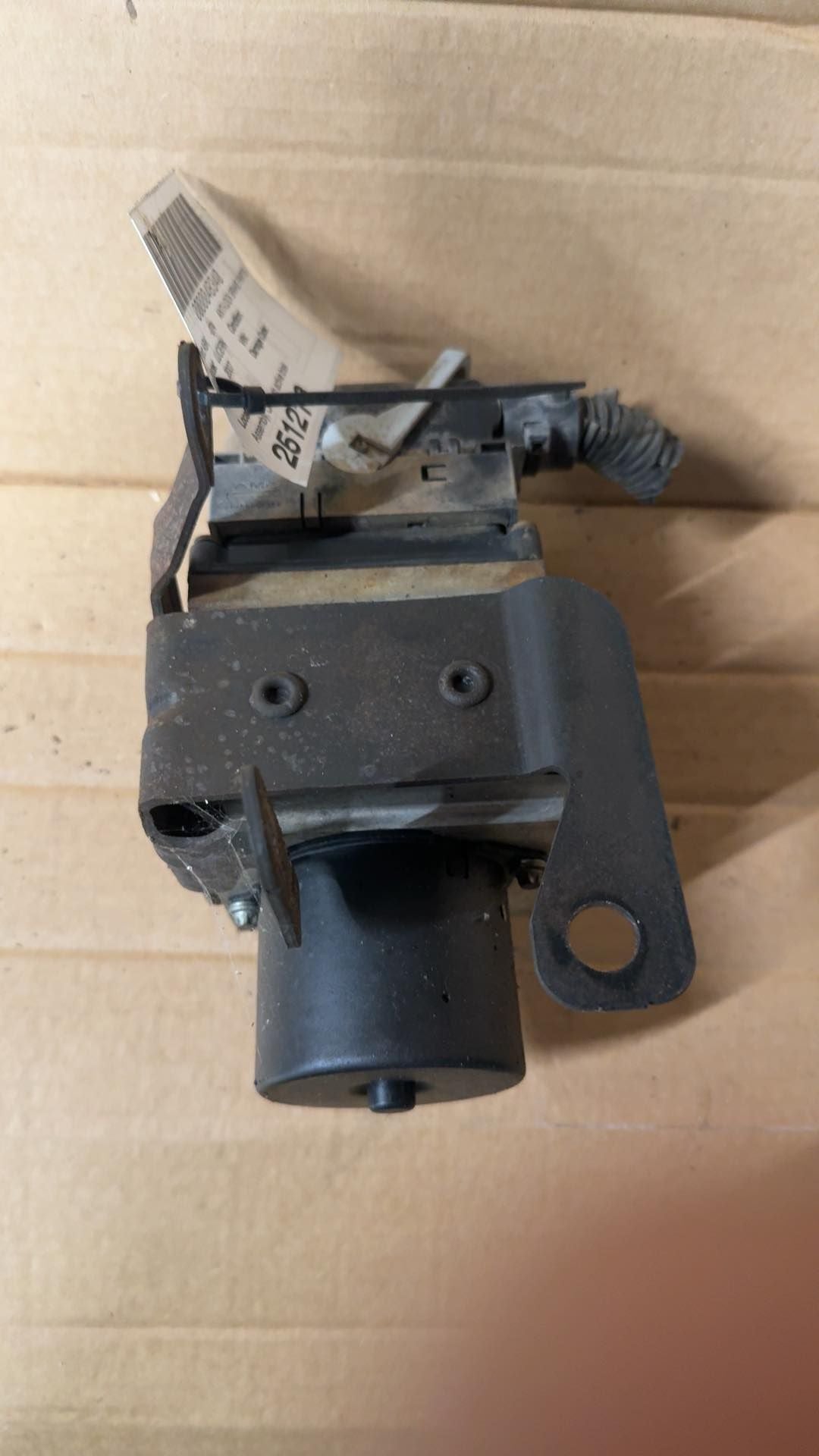ABS Pump Module from a 2007 Buick Lucerne, photo 1