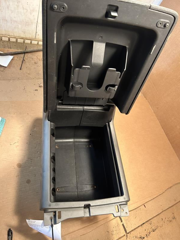 Center Console from a 2008 Ford F-150, front, photo 2