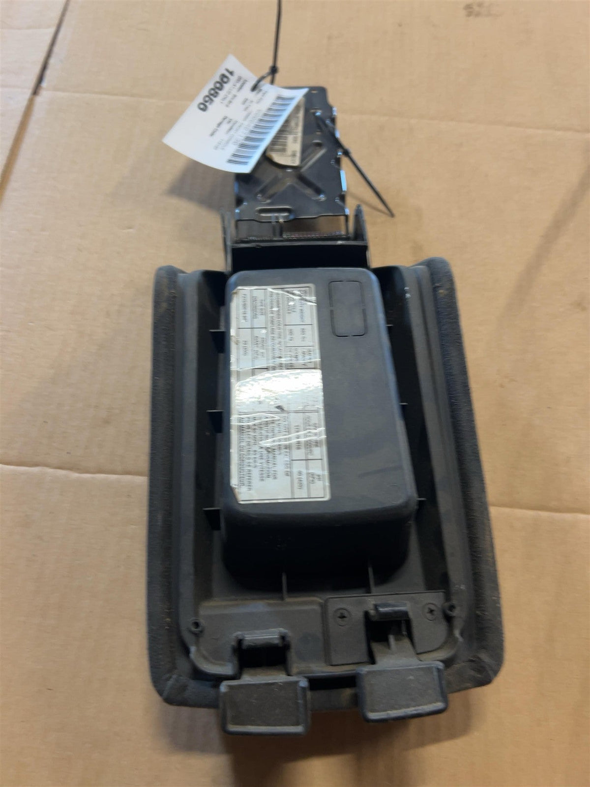 Center Console from a 2005 Nissan Altima, front, photo 3
