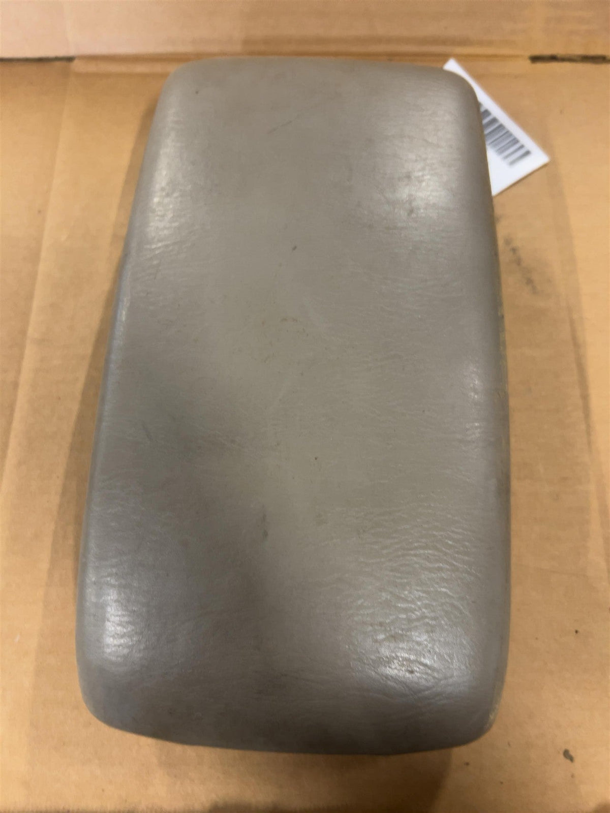 Center Console from a 2005 Toyota Camry, front, photo 1