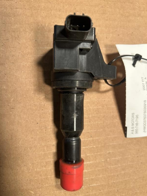 Ignition Coil from a 2007 Honda Fit, photo 1