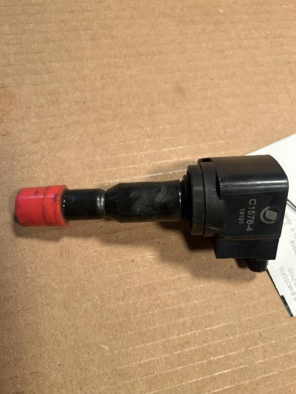 Ignition Coil from a 2007 Honda Fit, photo 2
