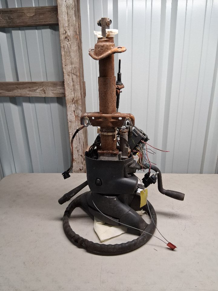 Steering Column from a 2006 Chevrolet, photo 1