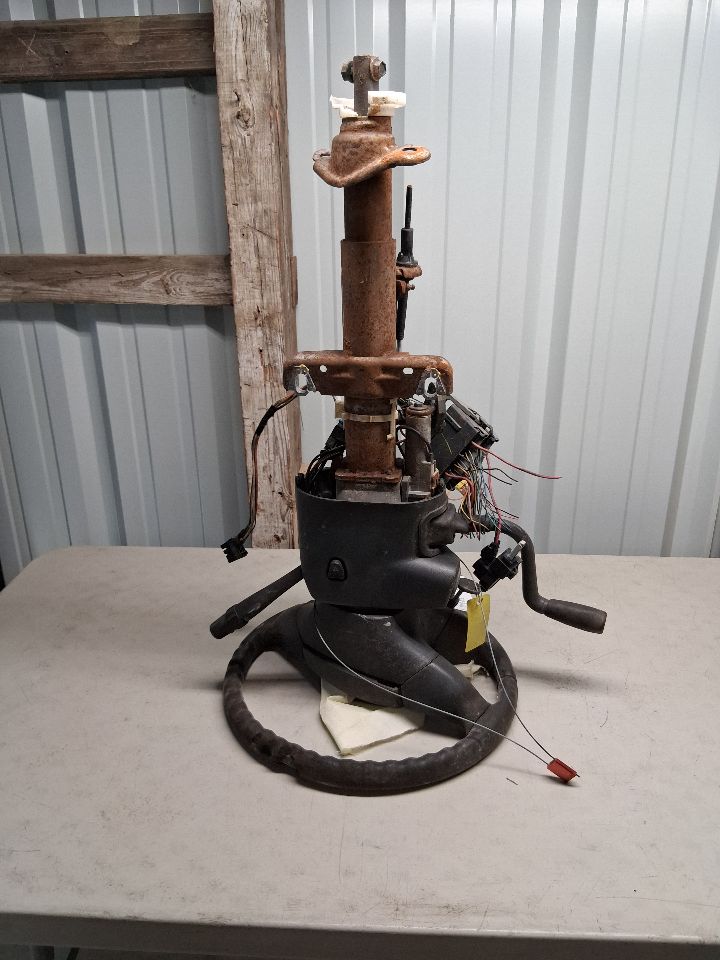 Steering Column from a 2006 Chevrolet, photo 2