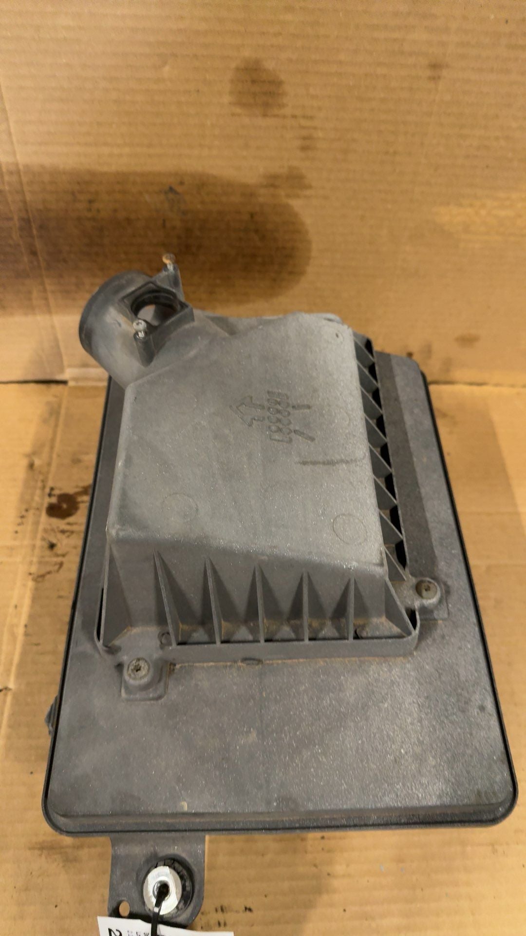 Air Filter Box from a 2007 Chevrolet Malibu, photo 1