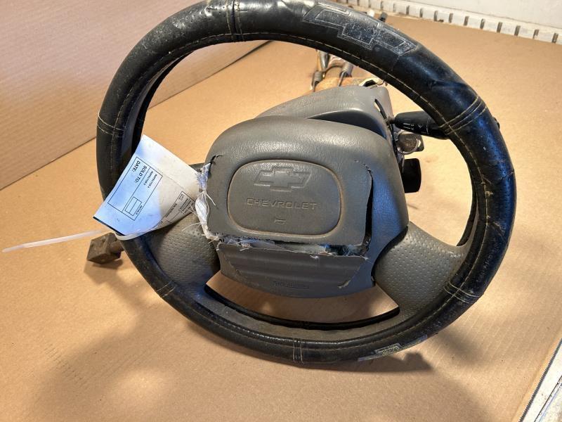 Steering Column from a 2002 Chevrolet Tracker, photo 2