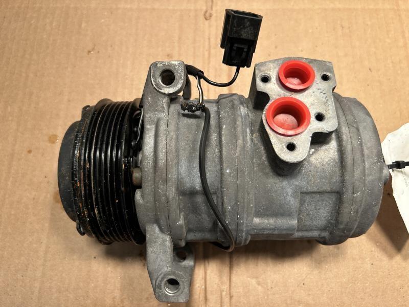 AC Compressor from a 2004 Cadillac CTS, photo 1