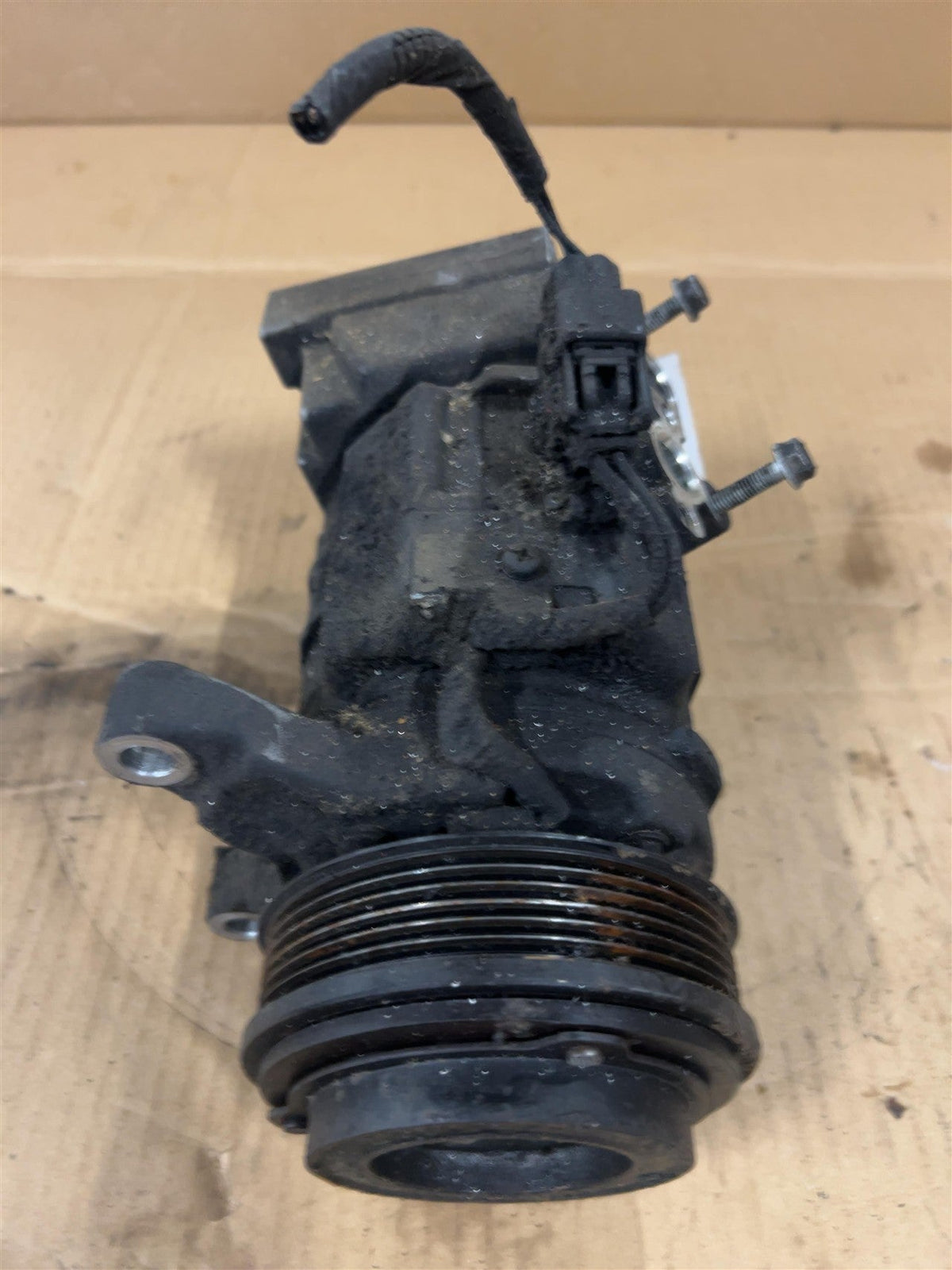 AC Compressor from a 2012 Cadillac CTS, photo 2