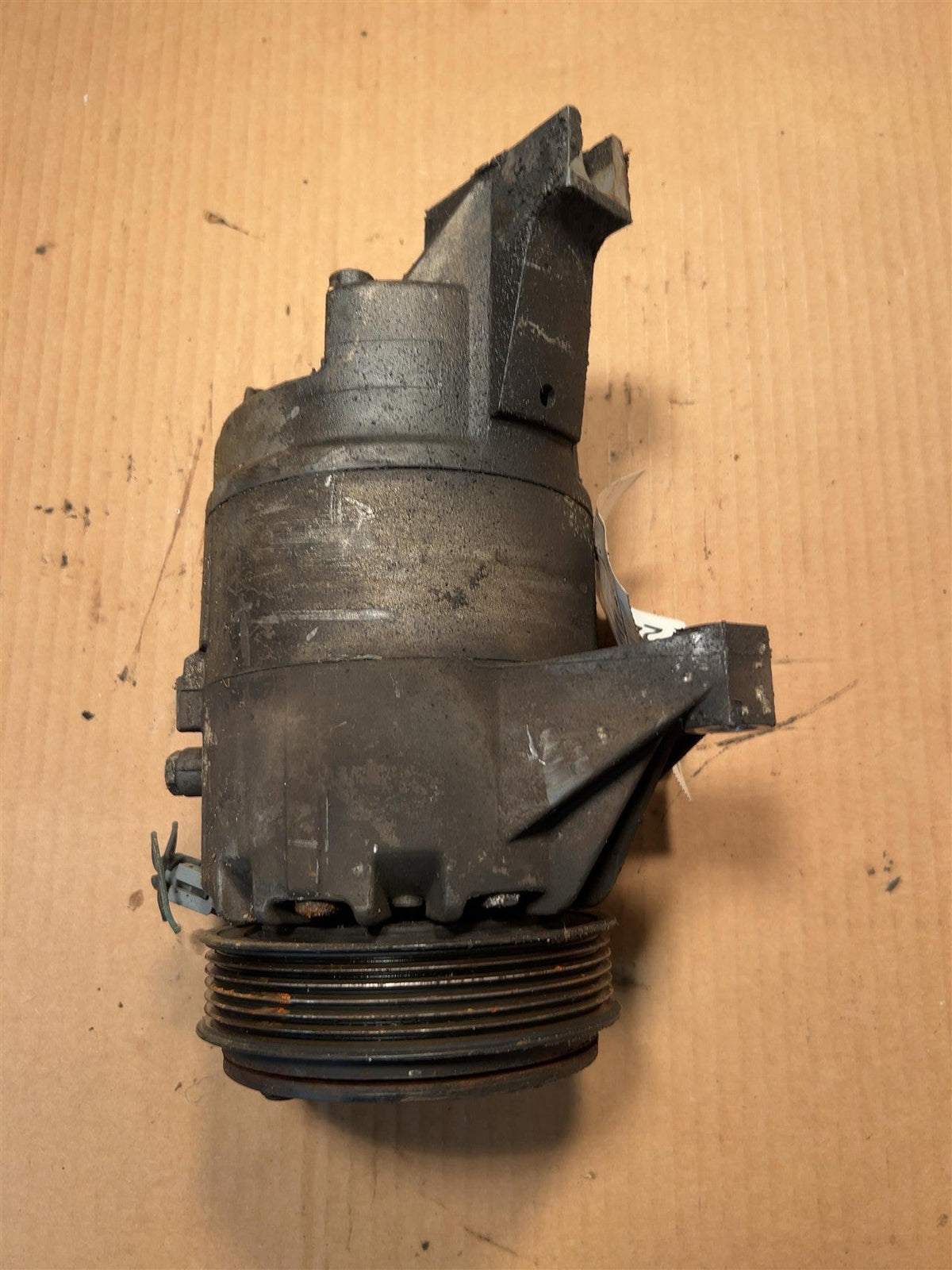 AC Compressor from a 2005 Chevrolet Impala, photo 2