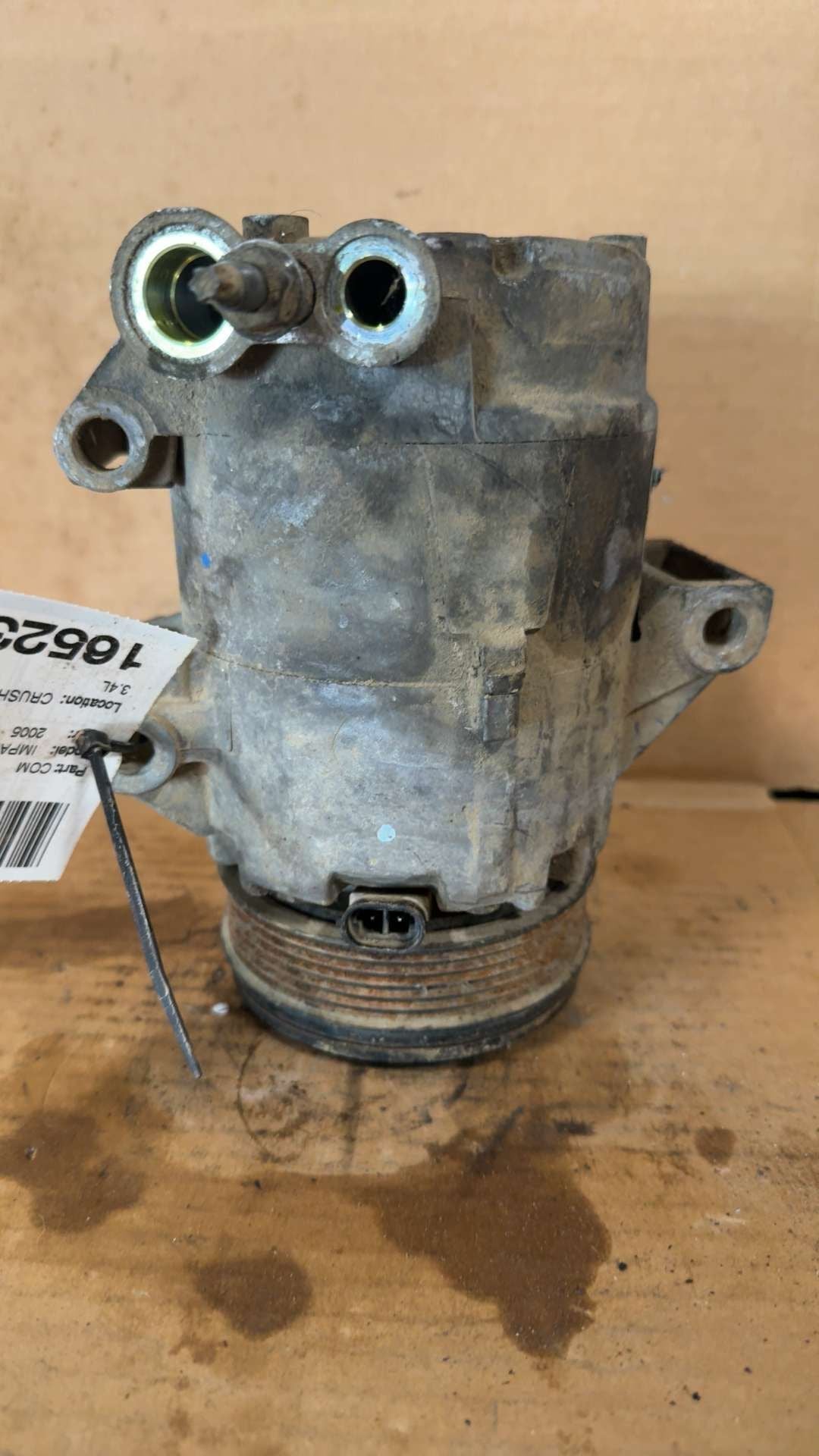 AC Compressor from a 2005 Chevrolet Impala, photo 1