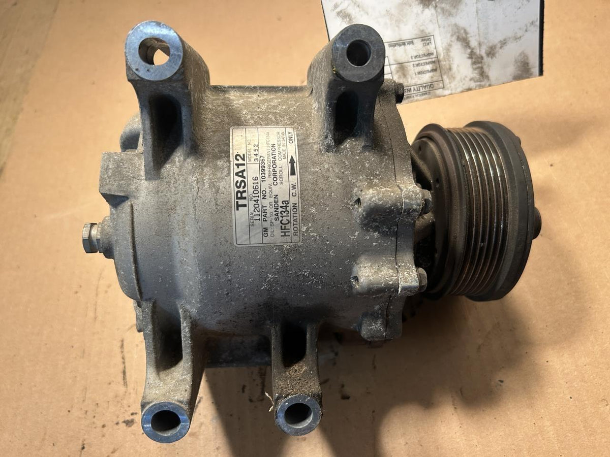 AC Compressor from a 2007 Chevrolet, photo 2