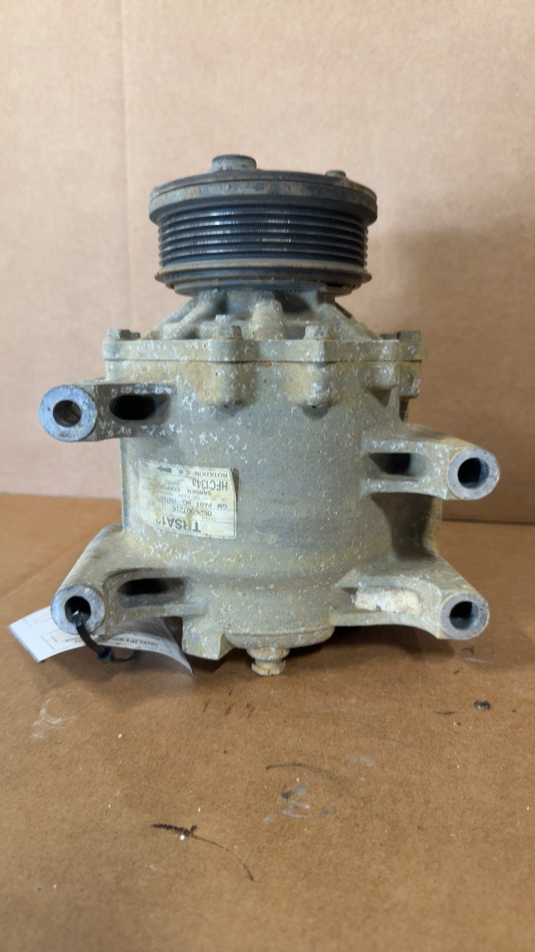 AC Compressor from a 2003 Chevrolet Trailblazer EXT, photo 2