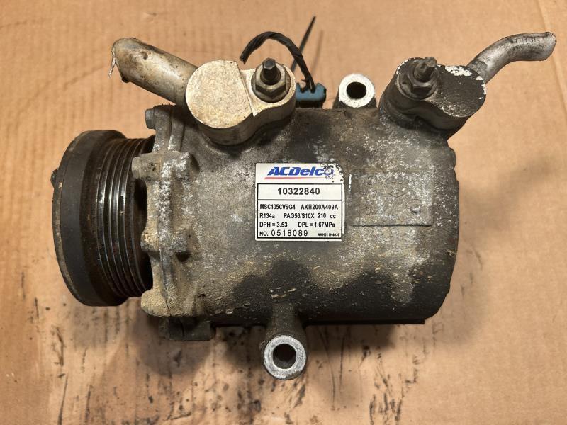 AC Compressor from a 2006 Chevrolet Equinox, photo 1