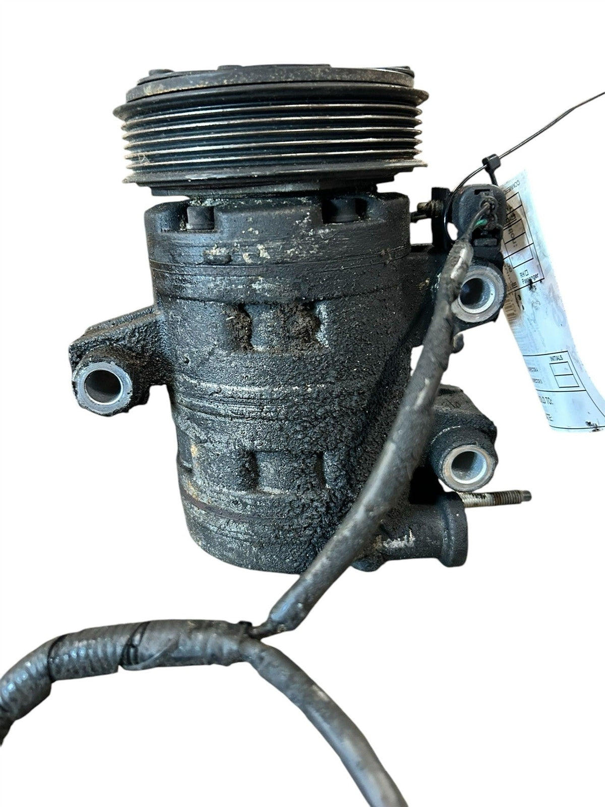 AC Compressor from a 2006 Chevrolet Equinox, photo 1