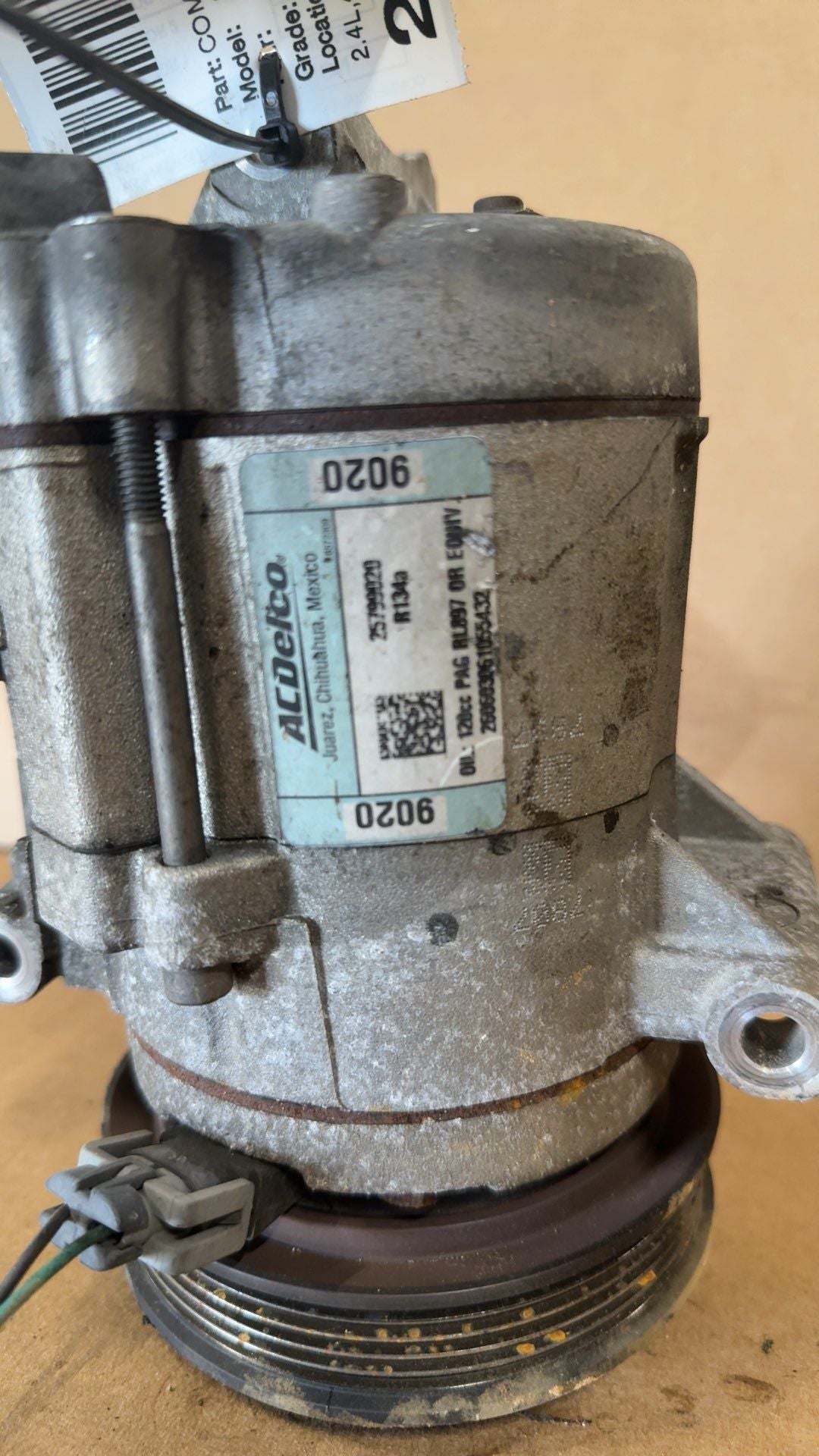 AC Compressor from a 2011 Chevrolet Equinox, photo 2