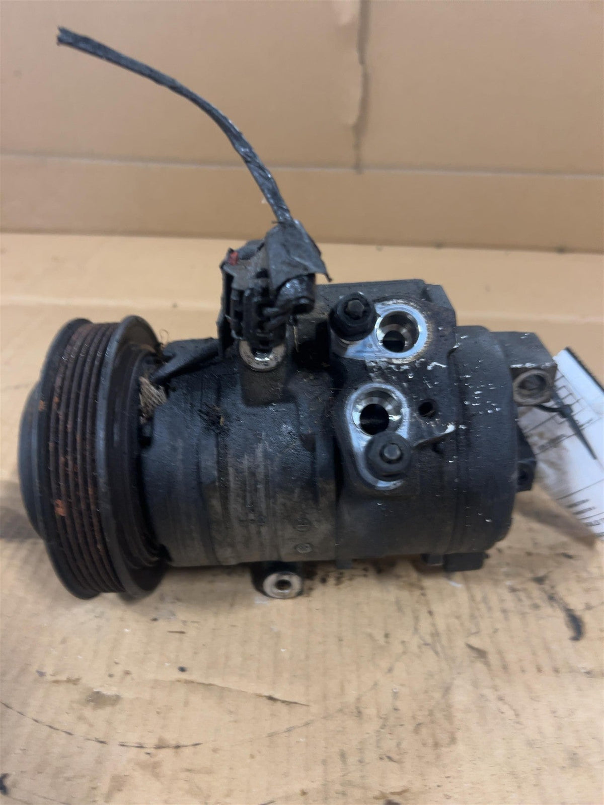 AC Compressor from a 2007 Dodge, photo 2