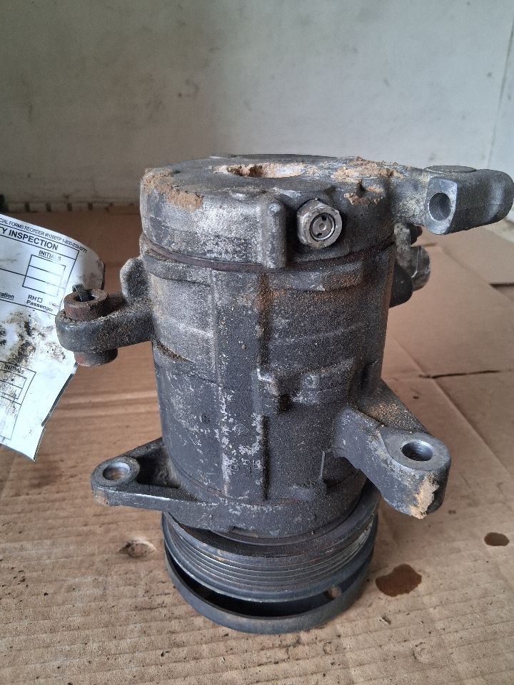 AC Compressor from a 2004 Dodge Durango, photo 1