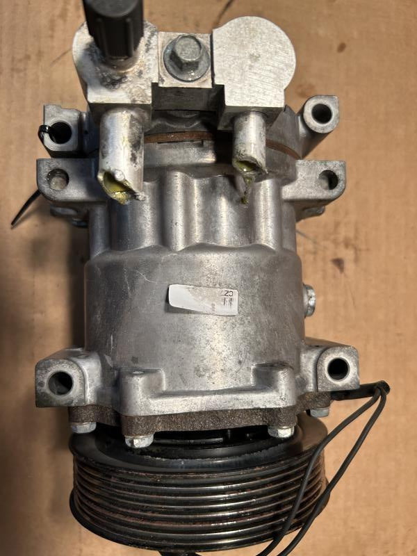 AC Compressor from a 2002 Dodge Durango, photo 2