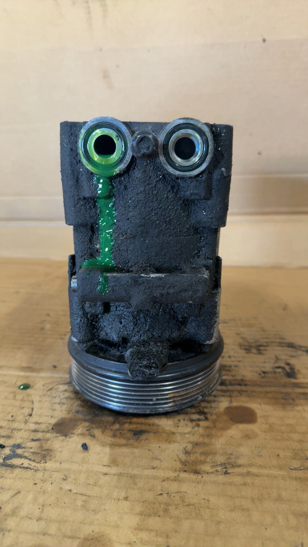 AC Compressor from a 2005 Ford Escape, photo 3