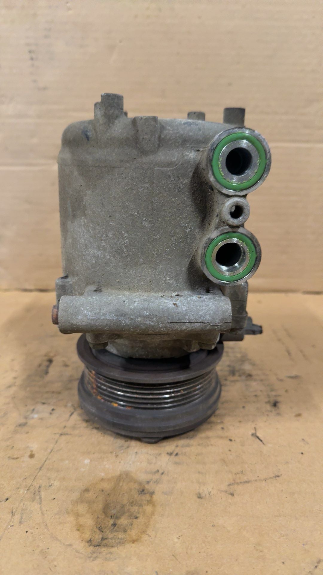 AC Compressor from a 2002 Ford Explorer, photo 2