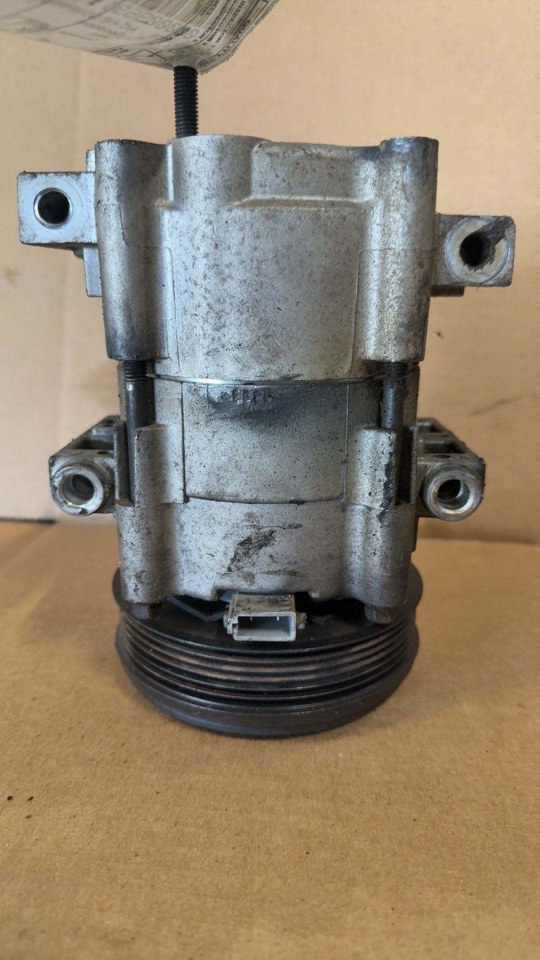 AC Compressor from a 2002 Ford Explorer, photo 1