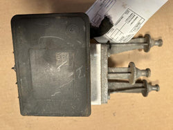 ABS Pump Module from a 2017 Chrysler 300, photo 1