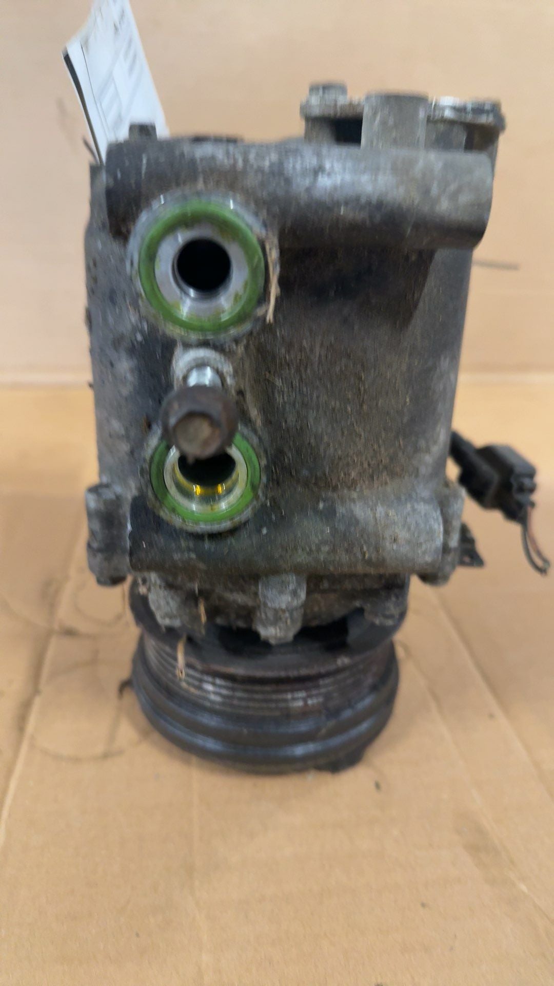 AC Compressor from a 2006 Ford Five Hundred, photo 1