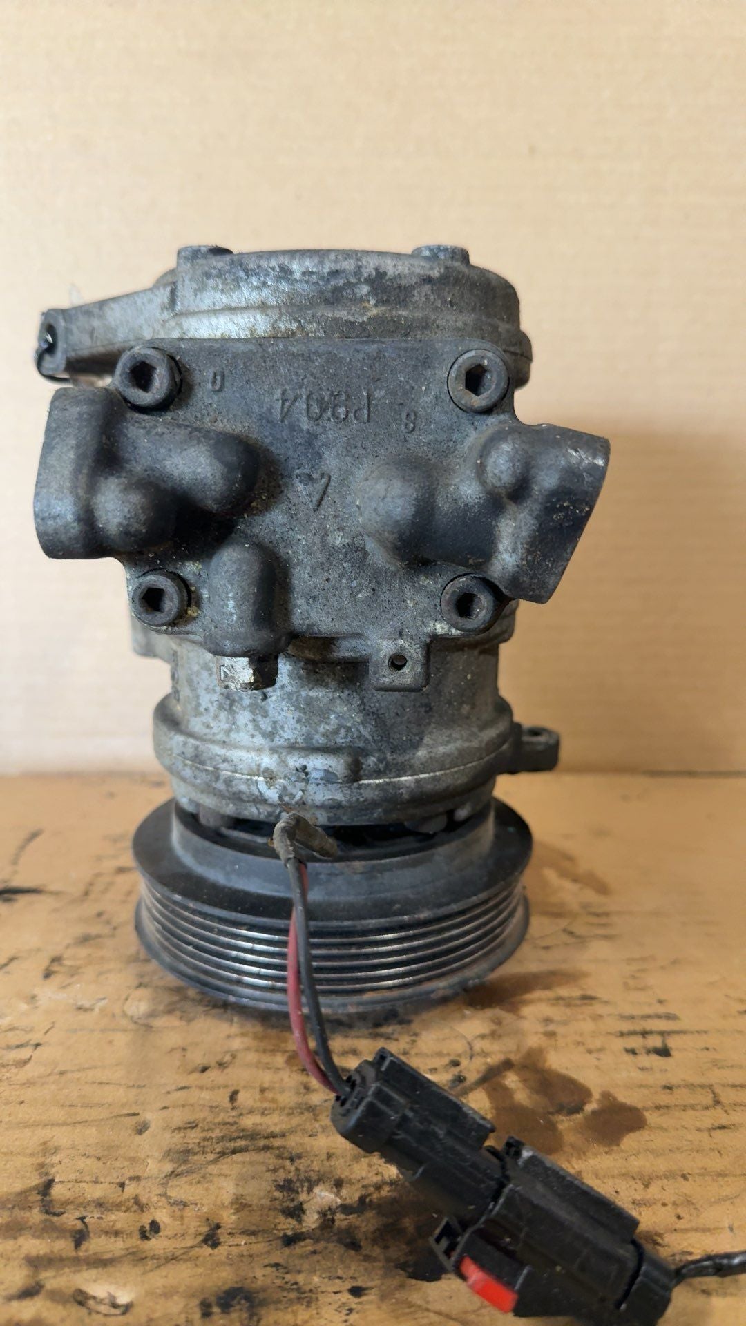 AC Compressor from a 2000 Jeep Grand Cherokee, photo 1