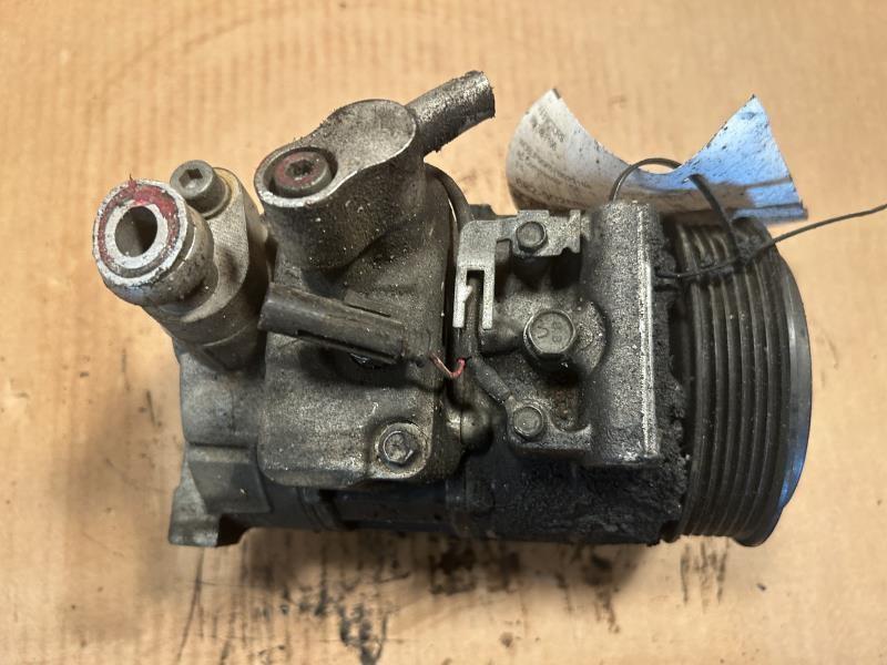 AC Compressor from a 2005 Chrysler PT Cruiser, photo 1