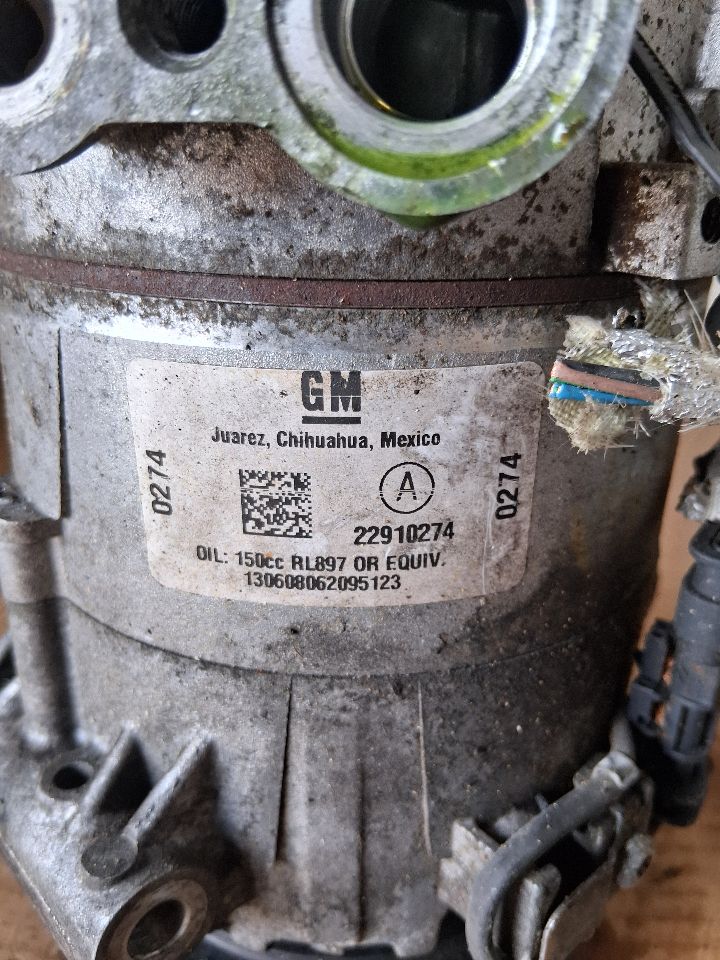 AC Compressor from a 2013 Chevrolet Malibu, photo 3