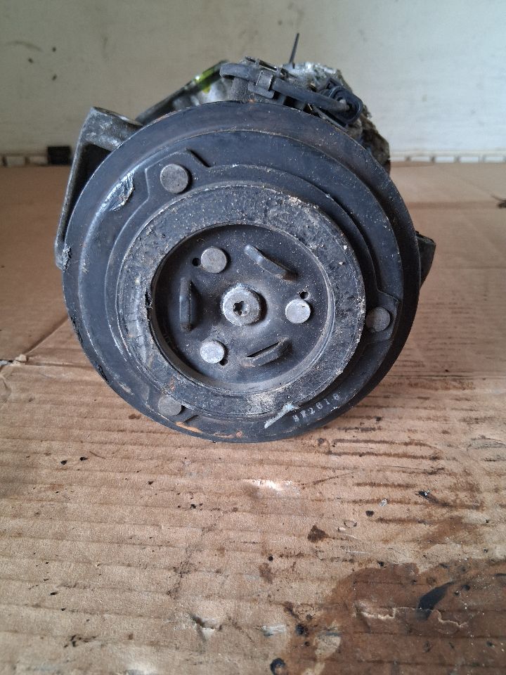 AC Compressor from a 2013 Chevrolet Malibu, photo 5