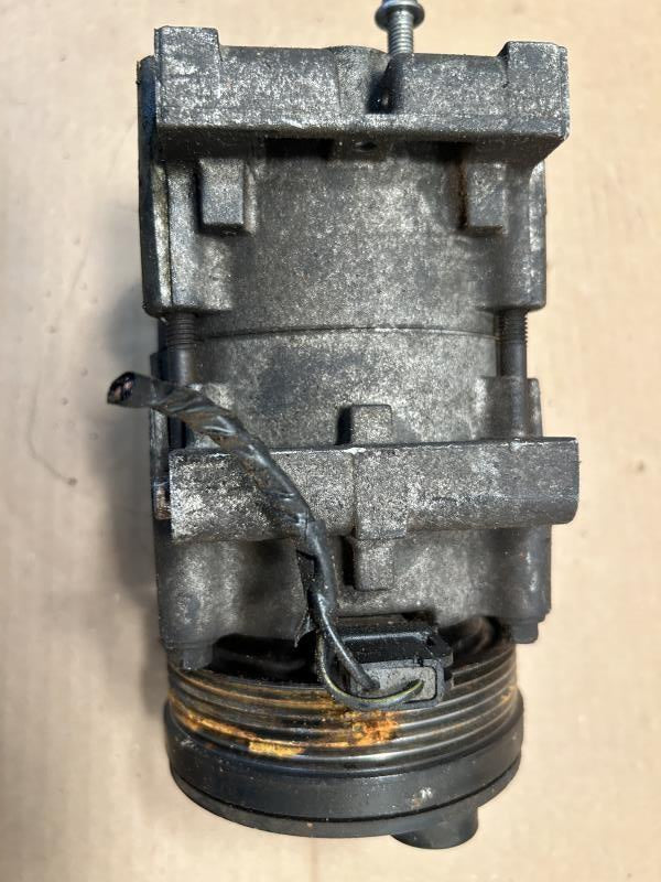AC Compressor from a 2009 Ford Mustang, photo 2