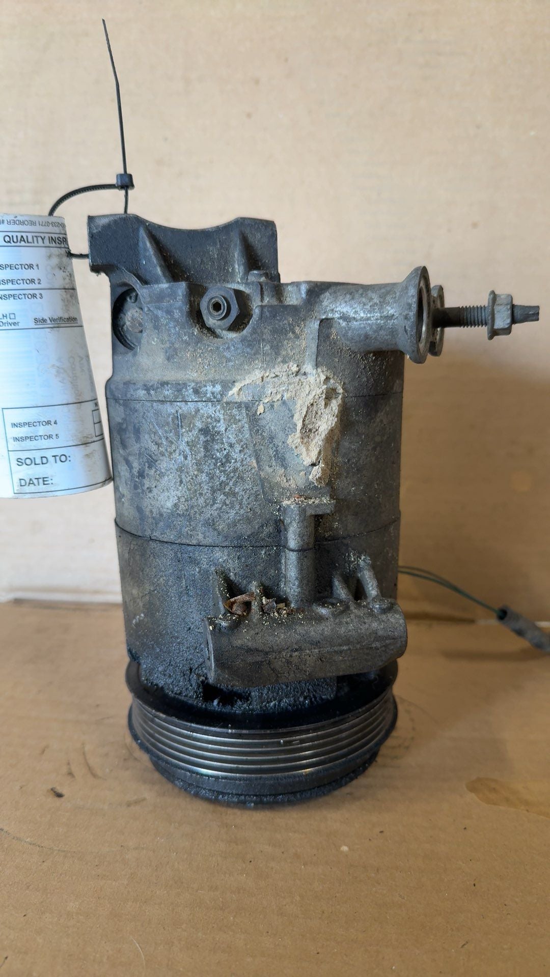 AC Compressor from a 2003 Oldsmobile Alero, photo 1