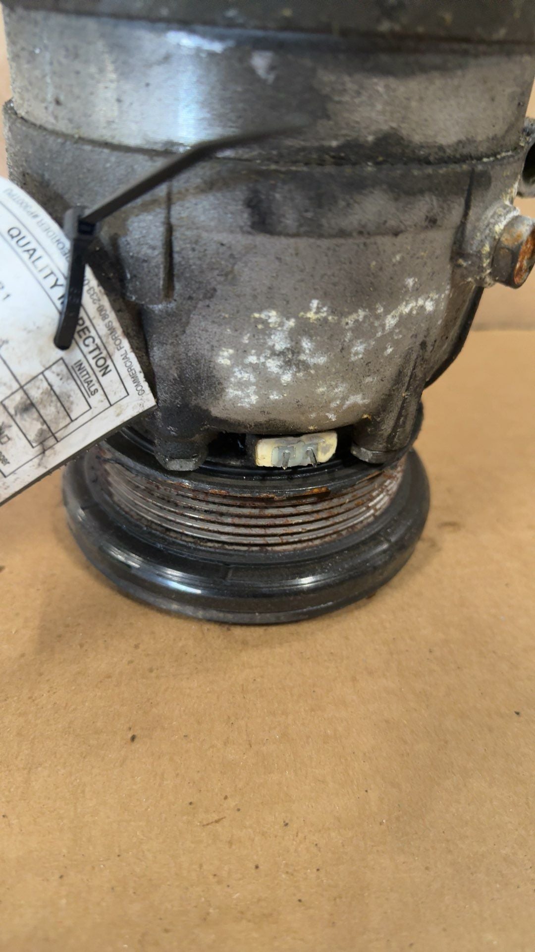 AC Compressor from a 2003 Pontiac Grand Am, photo 4