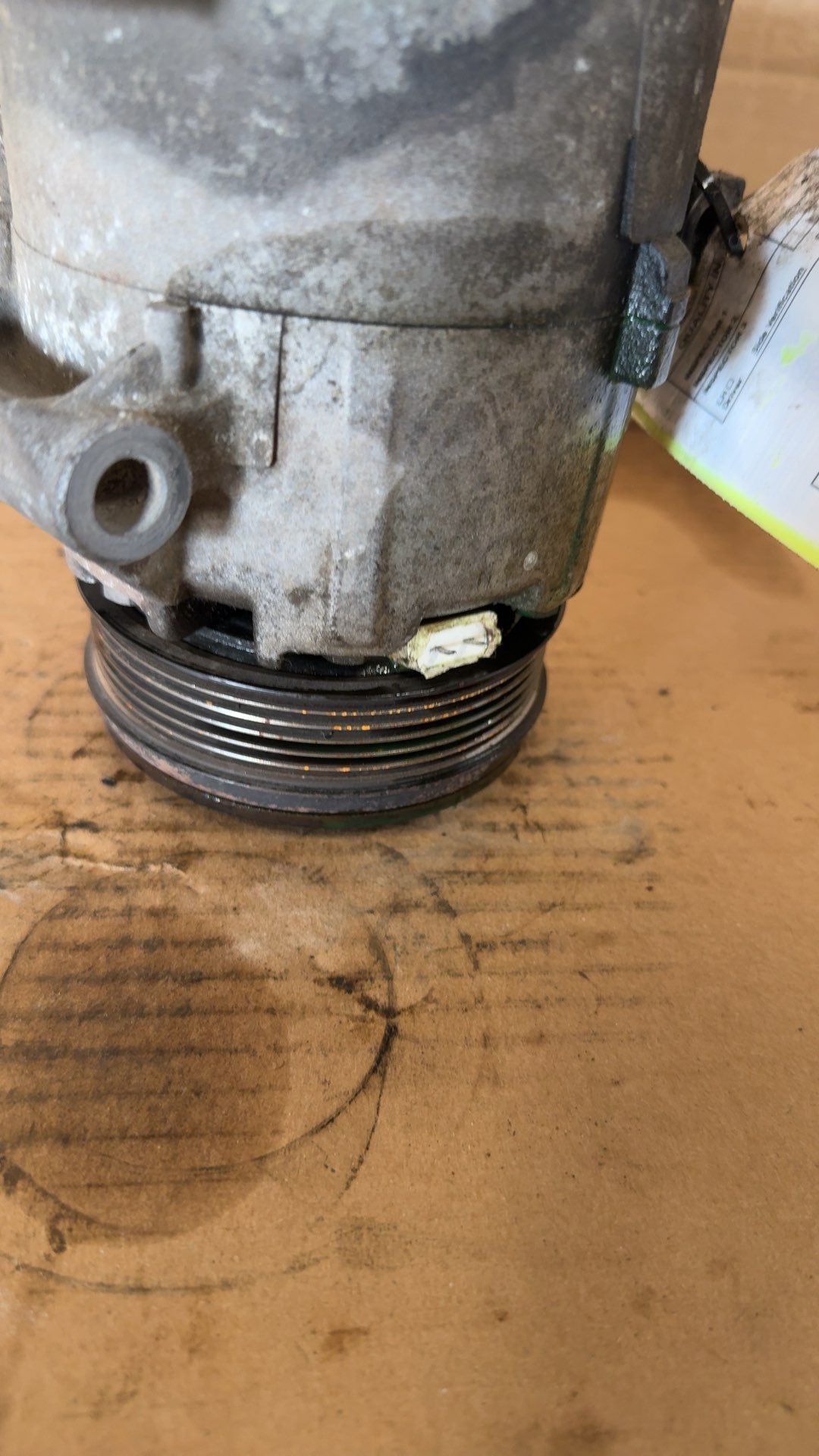 AC Compressor from a 2006 Pontiac G6, photo 2