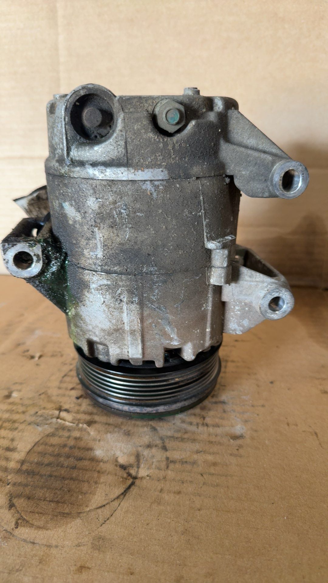 AC Compressor from a 2006 Pontiac G6, photo 3
