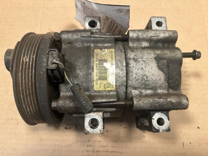 AC Compressor from a 1998 Ford Taurus, photo 1