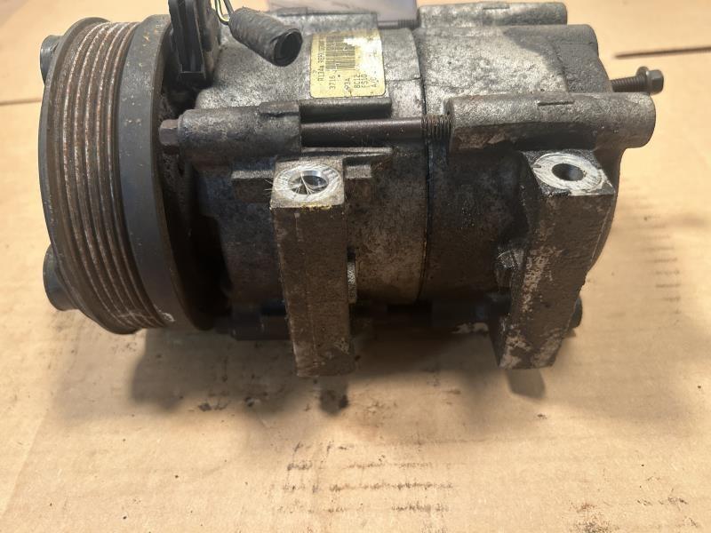 AC Compressor from a 1998 Ford Taurus, photo 2