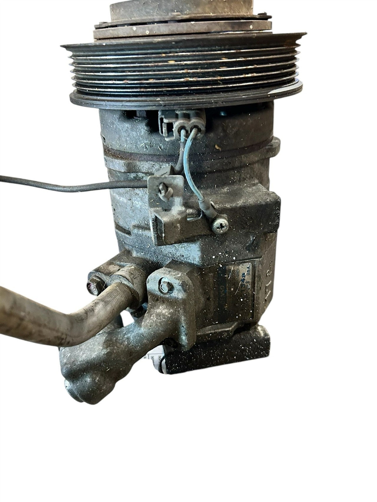 AC Compressor from a 2008 Acura TL, photo 2