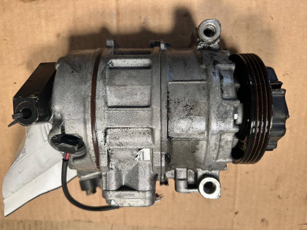AC Compressor from a 2002 BMW 745i, photo 2