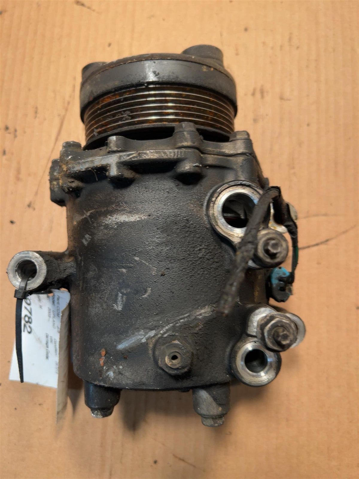 AC Compressor from a 2005 Chevrolet Uplander, photo 1
