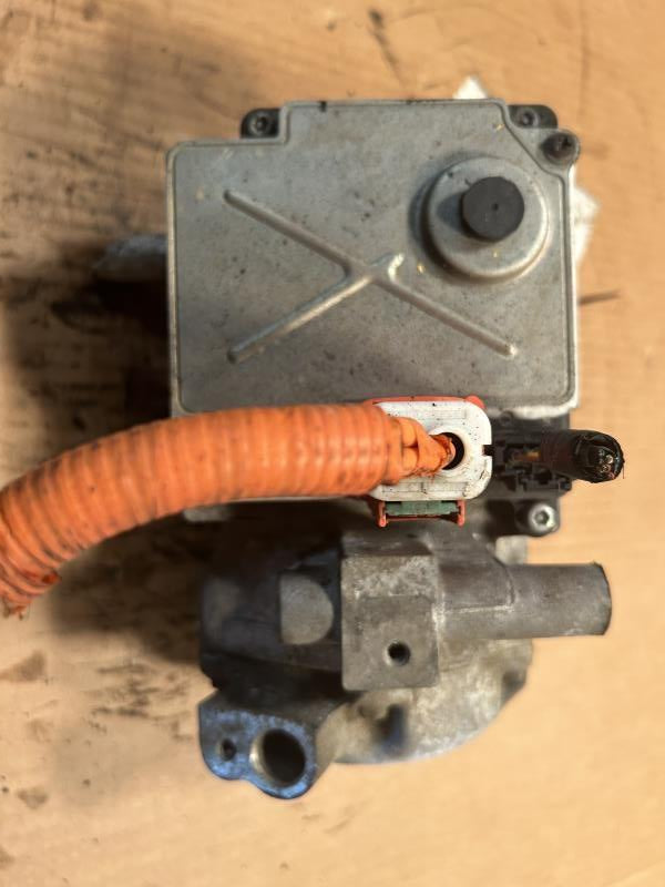 AC Compressor from a 2010 Nissan Altima, photo 1
