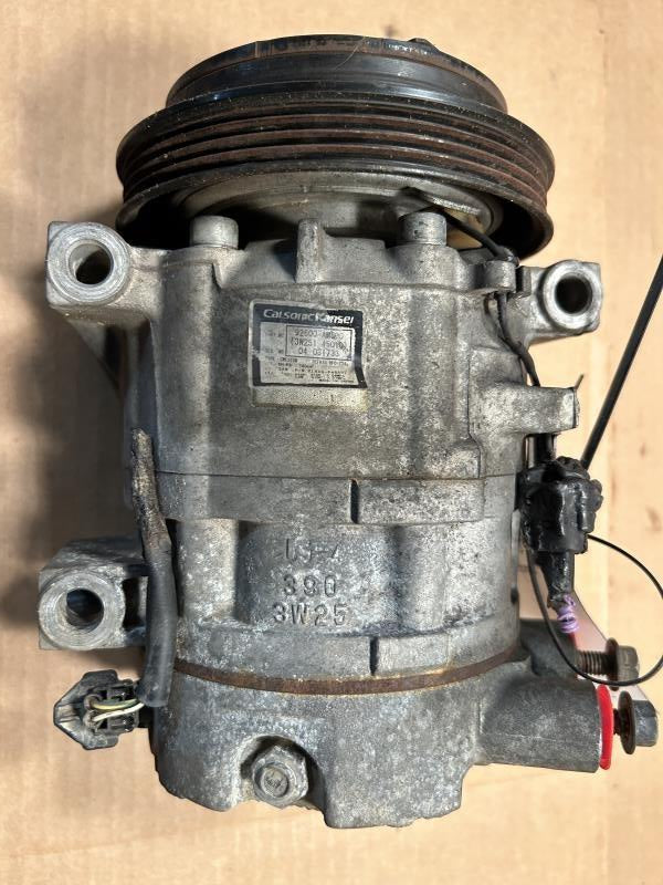 AC Compressor from a 2005 Infiniti G35, photo 2