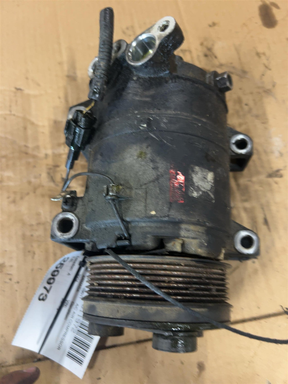 AC Compressor from a 2004 Nissan Armada, photo 2