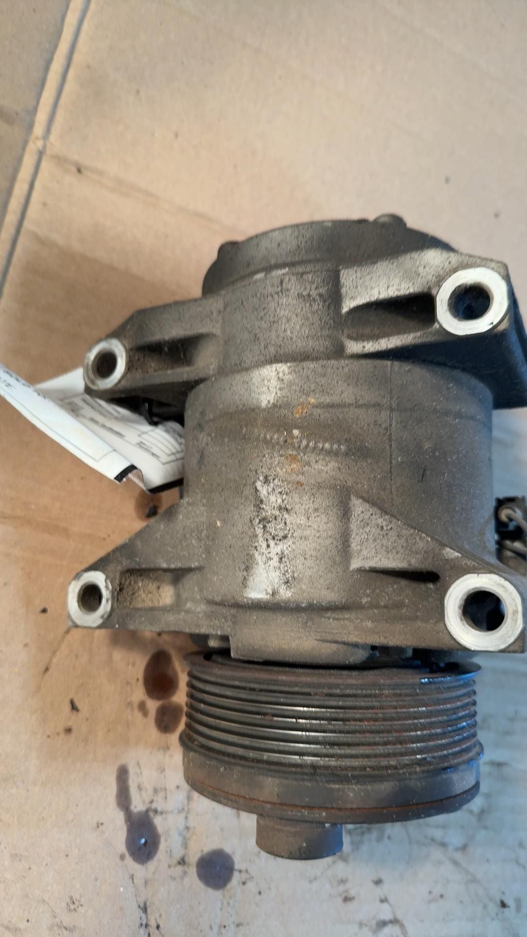 AC Compressor from a 2009 Nissan Armada, photo 2