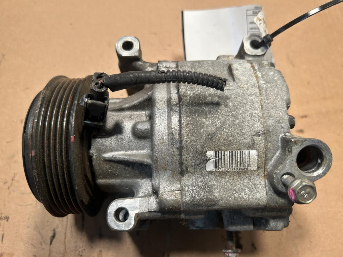 AC Compressor from a 2014 Fiat 500, photo 1