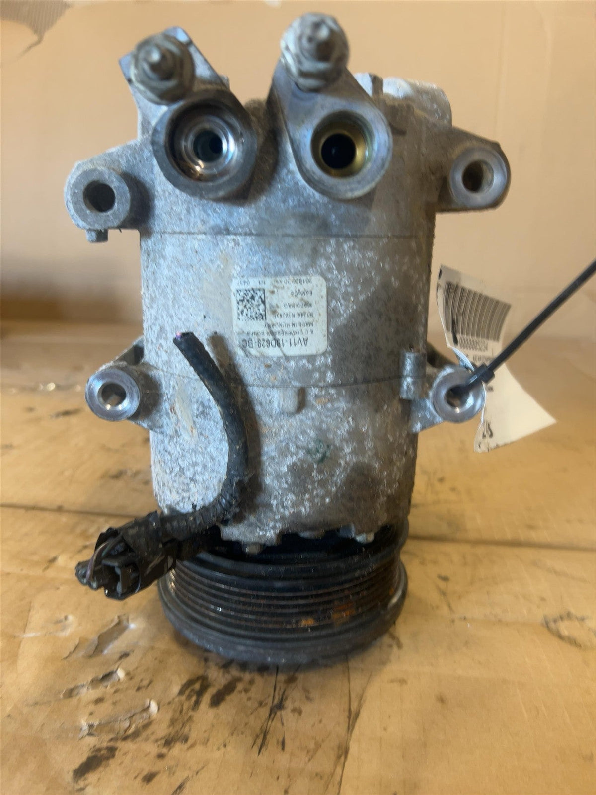 AC Compressor from a 2018 Ford Fiesta, photo 2