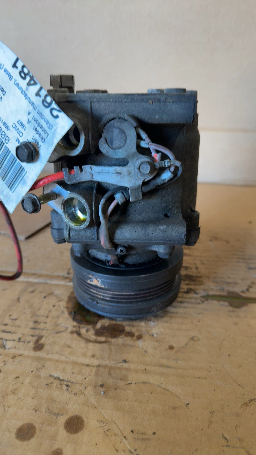AC Compressor from a 1997 Honda Civic, photo 2